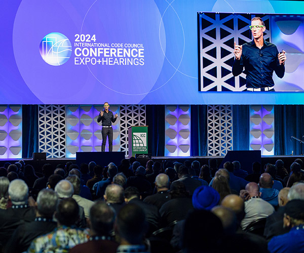 Keynote Speaker Eric Qualman at ICC's 2024 Conference